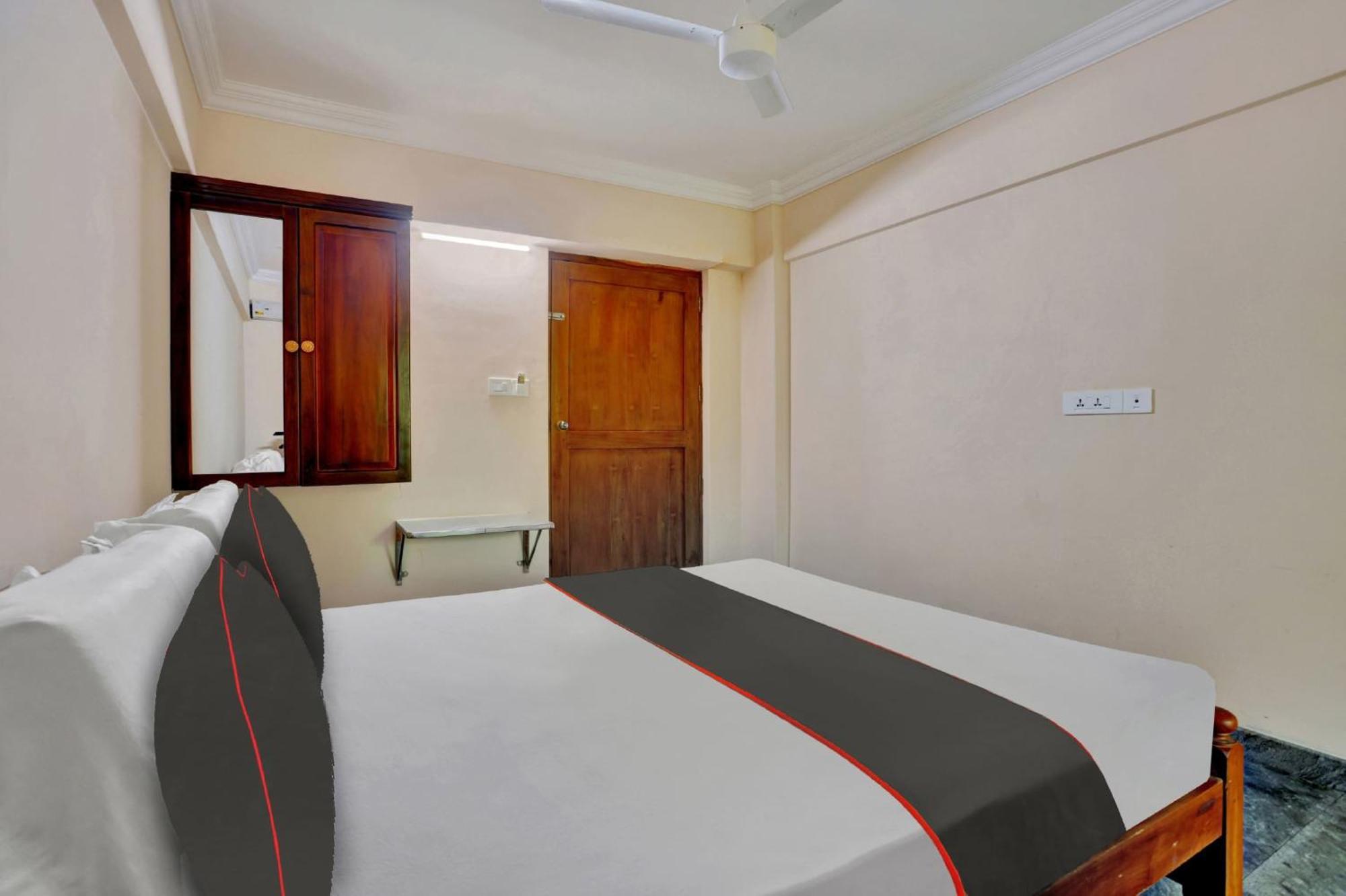 Hotel O Family Castle Inn Collection O Thiruvananthapuram Ngoại thất bức ảnh