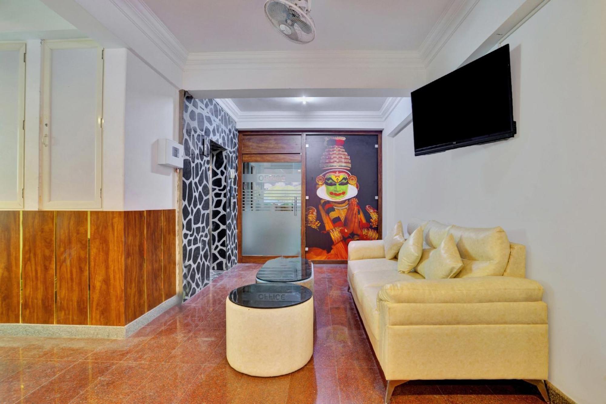 Hotel O Family Castle Inn Collection O Thiruvananthapuram Ngoại thất bức ảnh
